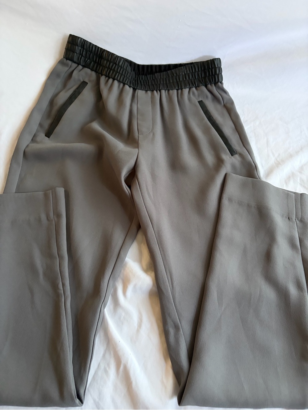 Banana Republic Gray Elastic-Waist  Dress Joggers with Black Trim Size 0